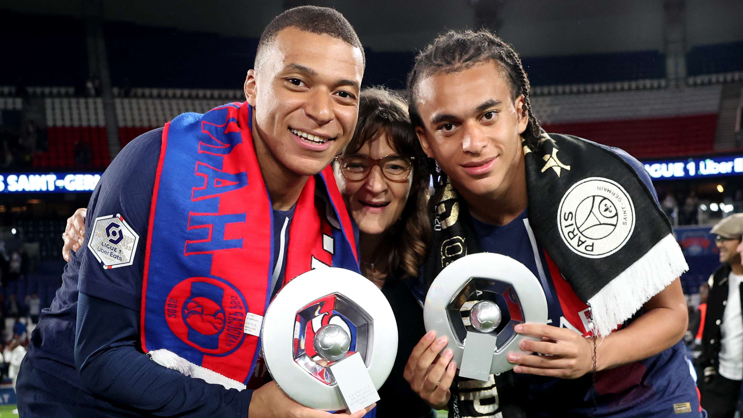 更是橄榄球 更是橄榄球